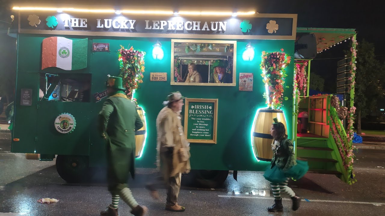 Carnaval de Badajoz 2025 grupos menores y artefactos.