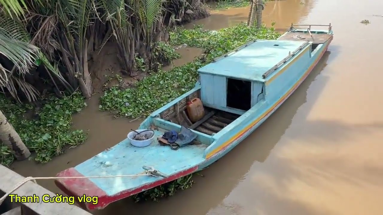 Bán ghe 4 tấn máy 4 giá 35t còn thương lượng.lh0981870072