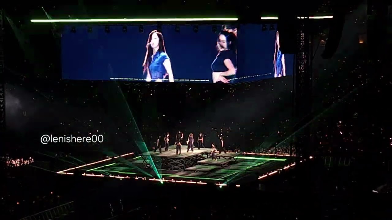 TWICE ＜THIS IS FOR＞ WORLD TOUR IN KAOHSIUNG - MEEEEEE (NAYEON SOLO) + FIX A DRINK (JEONGYEON  SOLO)