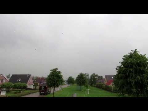 Video: Waarom Melk In 'n Donderstorm Versuur: Feite, Voortekens En Bygelowe