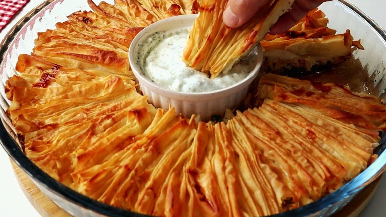 YILLARDIR VAZGEÇEMEDİĞİ ❗❗HAZIR YUFKADAN KOLAY VE ÇOK LEZZETLİ 😋ÖZEL SOSLU KIRPIK BÖREK TARİFİ 🥰