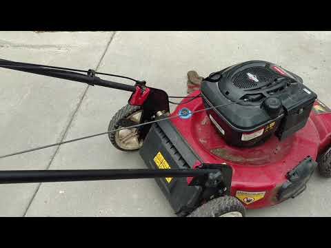 Video: ¿Cómo se libera el motor de una cortadora de césped atascado?