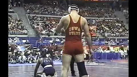 D1CW Video Vault - 2007 NCAA SF Kurt Backes vs Phi...