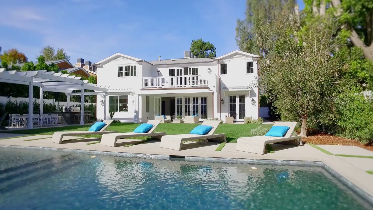 17320 Rancho St, Encino, CA 91316