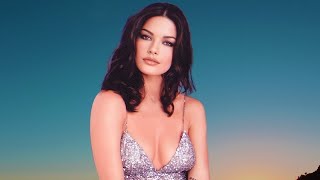 Catherine Zeta Stunning Bikini G-Strlng Unseen Photos