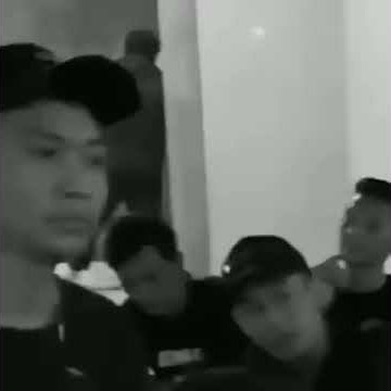 Story wa los dor  cium pacar depan teman😂