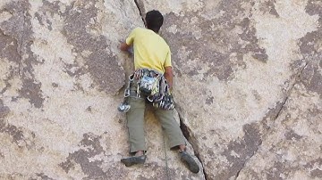 Double Dogleg 5.7 in Joshua Tree