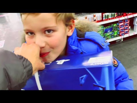 ОТДАЛ playstation 4 ШКОЛЬНИКУ! ОТДАЛ PS ЗА 27.000 РУБЛЕЙ СЛУЧАЙНОМУ ПРОХОЖЕМУ!!! ЖЕСТЬ!!!!
