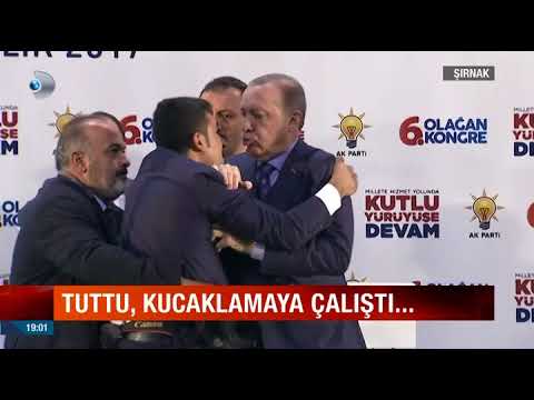 Erdoğan'ın konuşması esnasında sahneye fırlayan genç !