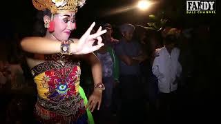 Pengibing Agresip penari pasrah