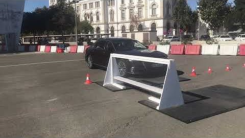 2017 Audi A8 Pre Sense Side test