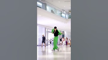 Sometimes you just have to stop and glide to some Michael Jackson 😝😎