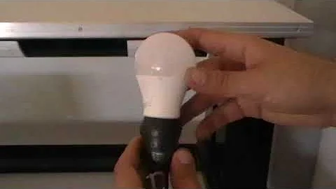 Identificando lnea y neutro en un contacto elctric...