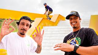 ESSA PRAÇA PARECE ATÉ UMA PISTA DE SKATE