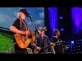 Willie Nelson - Beer For My Horses (Live at Farm Aid 2014)