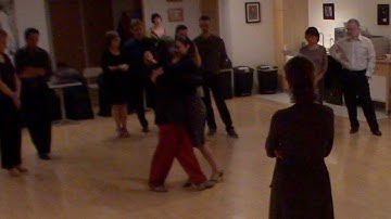 Argentine Tango intermediate class with Miranda: crossed system walking circular