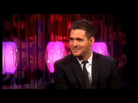 Video: Michael Bublé với vợ, Luisana Lopilato, khởi động kỳ nghỉ lễ trao tặng với DOG cho DOG có sẵn tại PetSmart bằng cách cung cấp các sản phẩm với mục đích