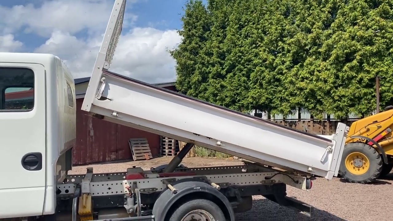 Flakbil med TIPP NISSAN NT400 - TIPP