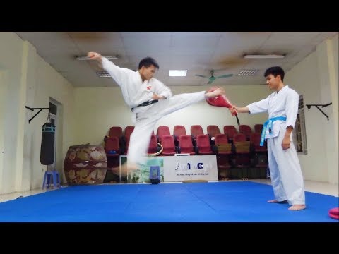 Video Luyện cú đá 