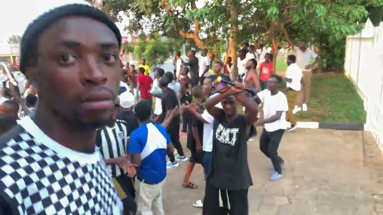 Imyigaragambyo ikomeye   Yabafana Ba Apr Imbere Ya Ferwafa