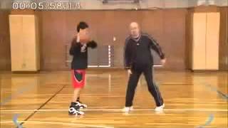 【バスケ上達】ディフェンスがうまくなる。金田伸夫の古武術バスケ上達DVD教材 ボールスナップのやり方 64 WMV V9