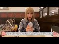 マルチ商法の勧誘っぽくグッズを紹介するアイドル