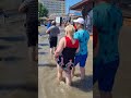 #Анапа ЖАРА  в Витязево! Люди по колено в воде!