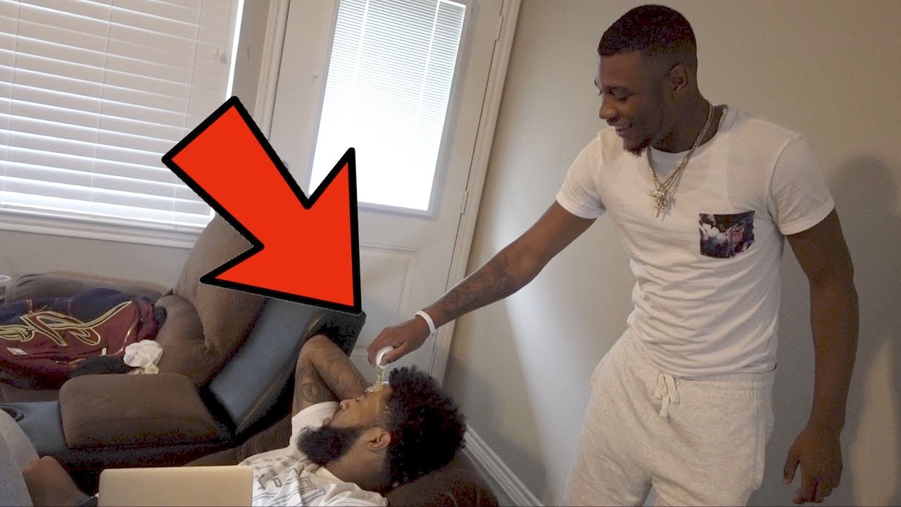 SLEEPING EGG PRANK ON CHRIS FROM CHRIS AND QUEEN!!!