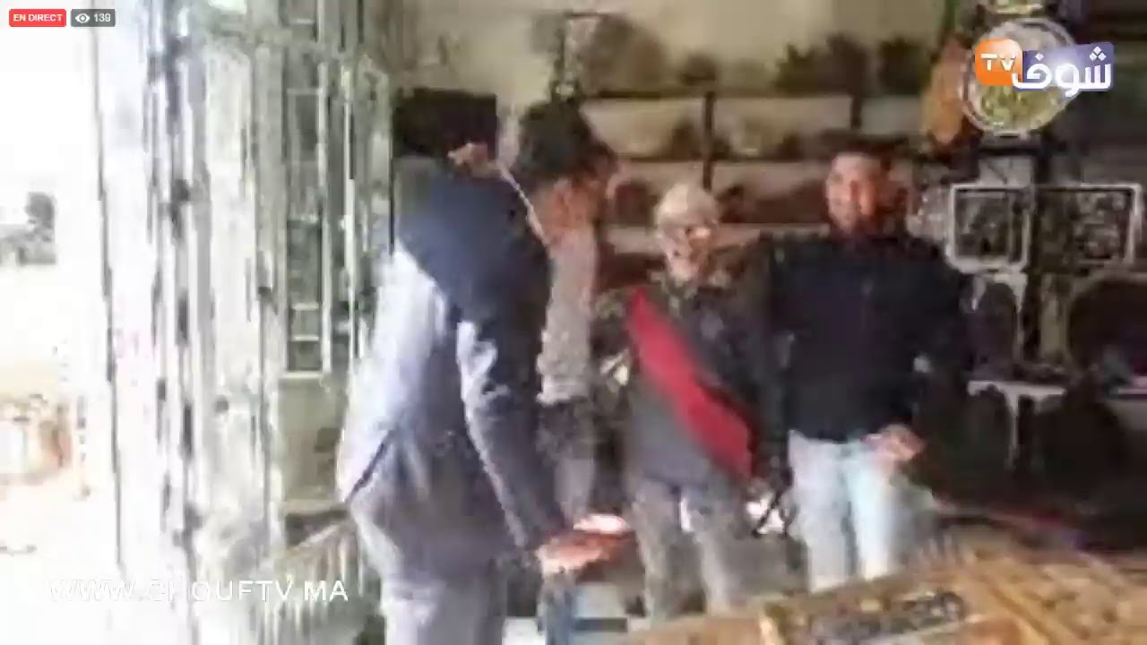 مباشرة من ميدلت: آجيو تسمعو الحقيقة على لسان بائع الأحجار المعدنية