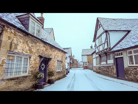 A Snowy Morning Walk in the Beautiful Village of Lacock