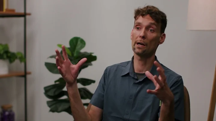 Meet the expert: Exploring microbiology with Dr Ch...