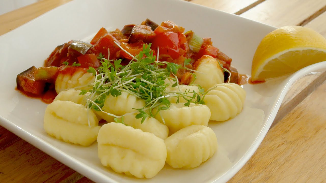 Gnocci a la verdura mit Gemüse-Bolognese zum Abendessen - YouTube