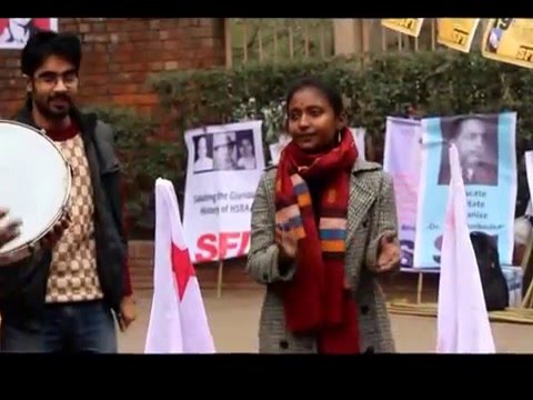 Comrade Dipsita Dhar and SFI comrades sloganeering at Delhi University.
