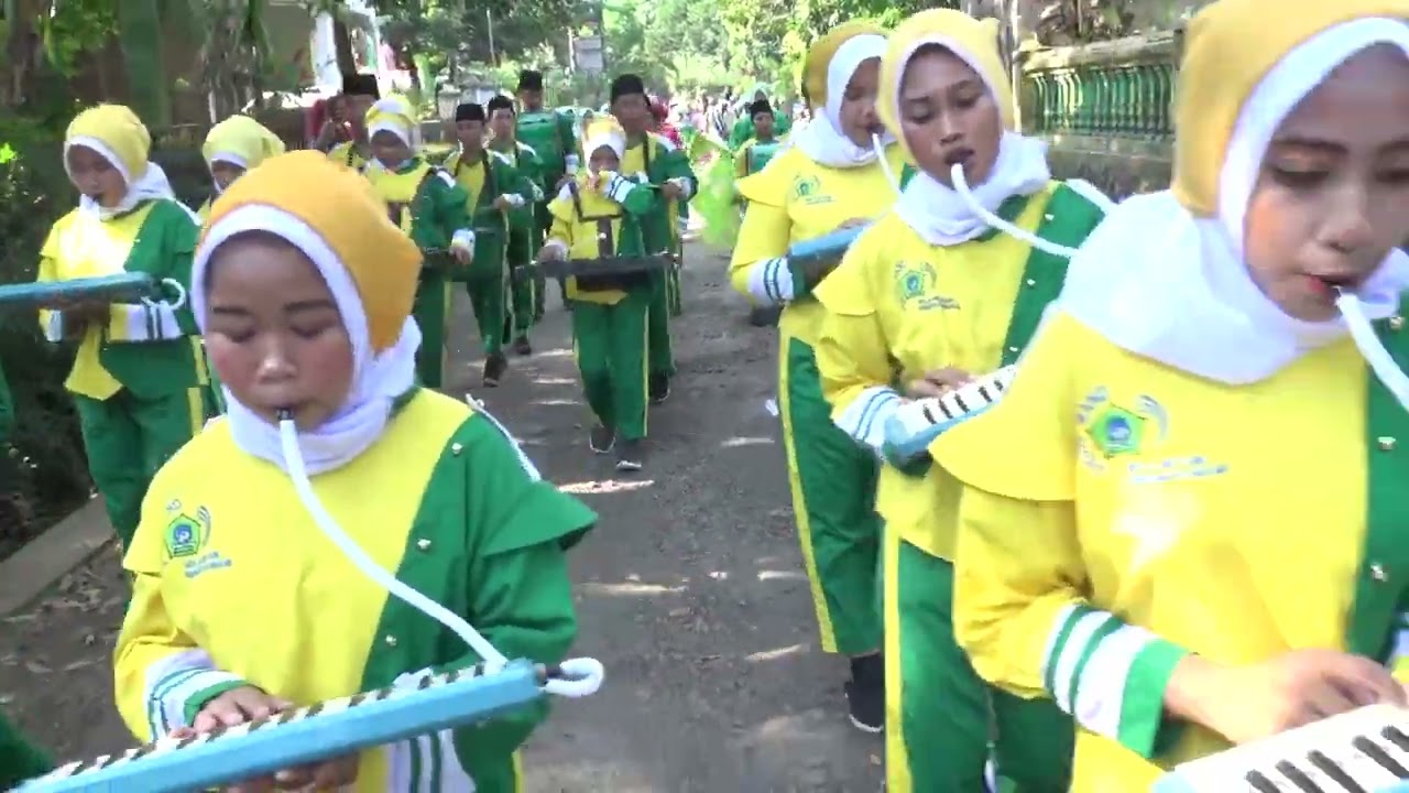 MARCHING  BAND  Al-MUTTAQIN Renggeng Pecangaan Jepara