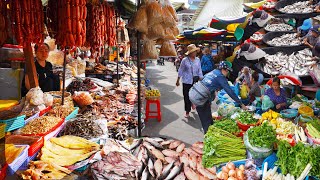 Amazing food market scenes, regular food market vs fish distribution site
