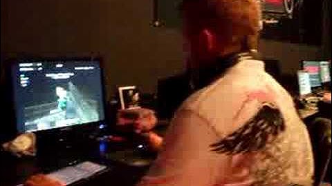 Fatal1ty playing Q4 at Games Convention - Shootout (Part1)