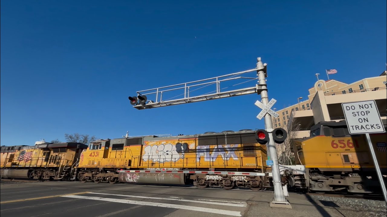 *New E-Bell* UP 5484 Manifest Freight Train North - L Street Railroad ...