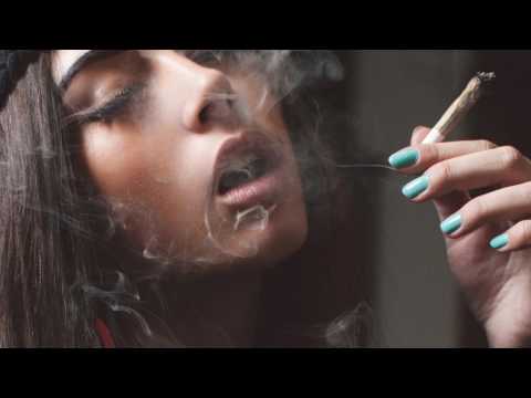 Video: Ako Strieľať Dym