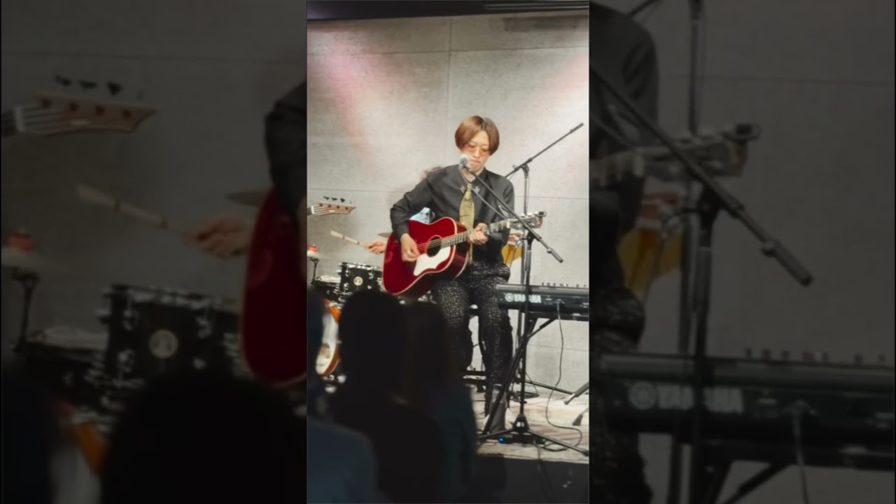 This is a bossa nova-style version of ‘whiteout' #goodbyeapril #citypop #acoustic #shorts