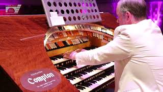 'Glenn Miller Favorites' - Michael Wooldridge bespeelt het Pierre Palla Concertorgel 'Glenn Miller Favorites' - Michael Wooldridge bespeelt het Pierre Palla Concertorgel
