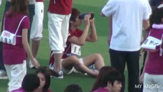 [HD FANCAM] 100914 JongHyun(SHINee) - Looking for whom @ 2010 Idol Sports Athletics