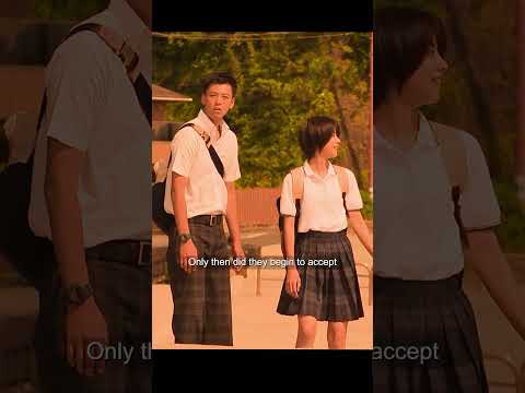A Girl's Obsession to Take a Mysterious Photo, the Story Behind It Is Heartbreaking