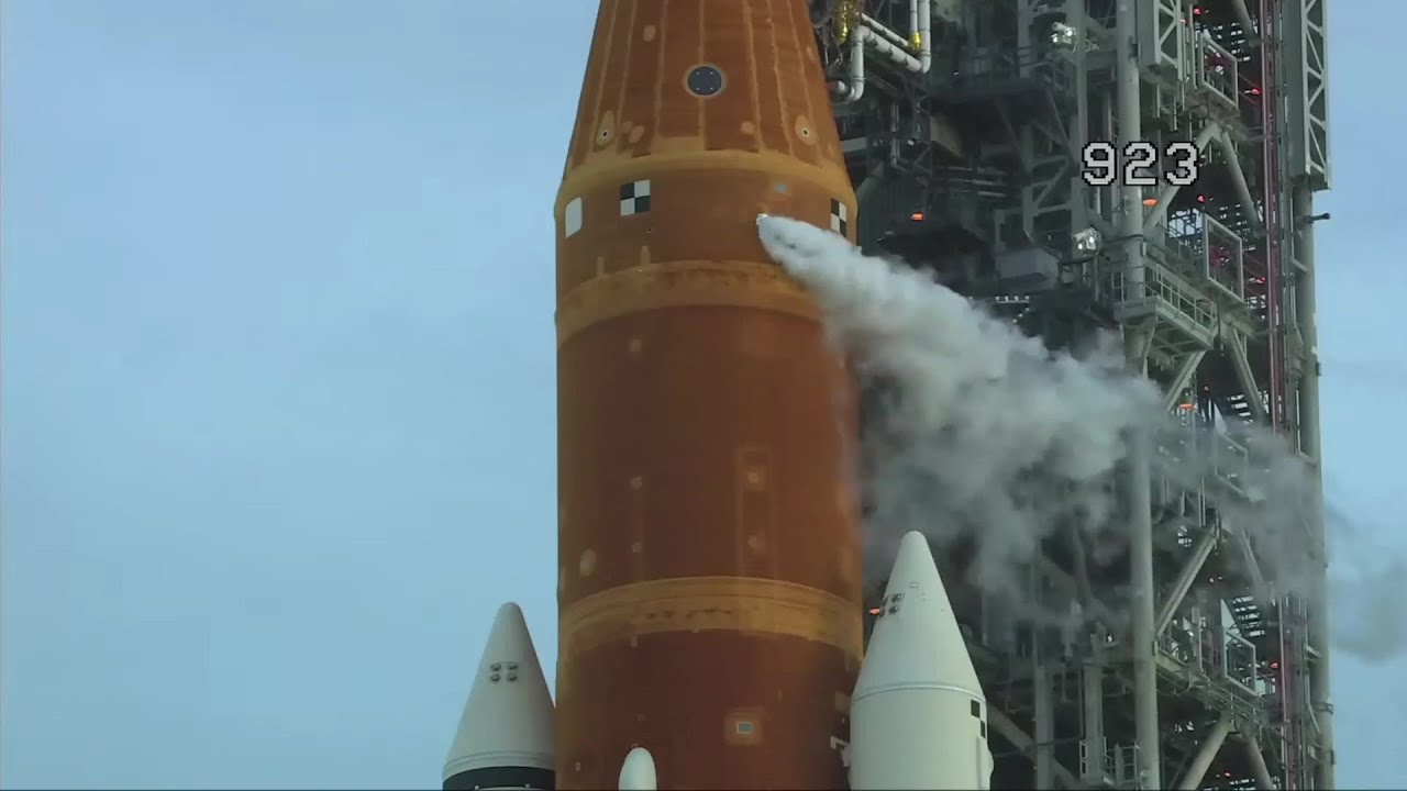NASA Artemis 1 moon rocket has 'stress crack' in tank's foam, no structural damage