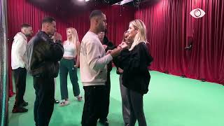 Selin I Mëson Stenaldos Koreografinë, Banori Njihet Me Lëvizjet Për Shfaqjen E Grupit