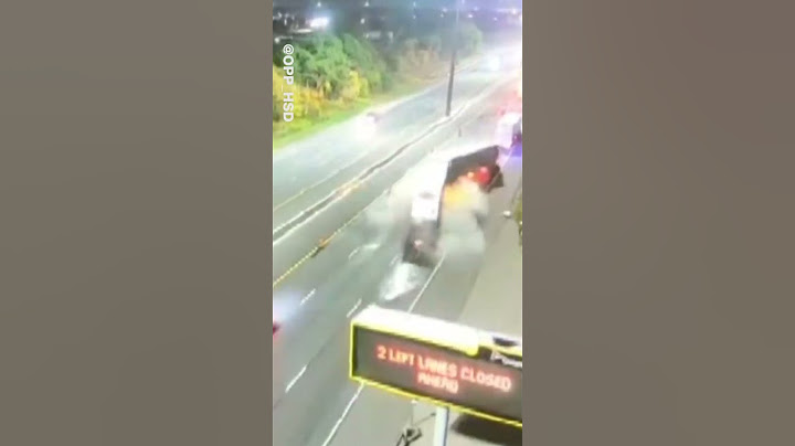 TONTON: video menunjukkan truk pengangkut menabrak truk lain