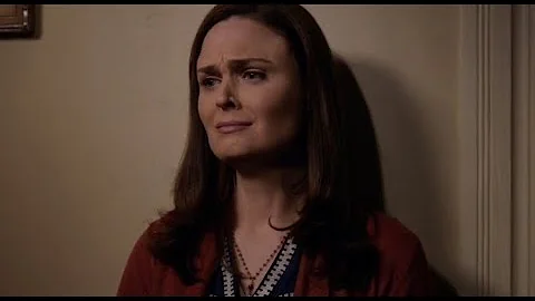 Bones 8x24 - Booth tells Brennan they shouldn't ge...