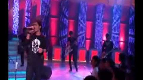 dejava dengan atau tanpamu perform@ happy song indosiar