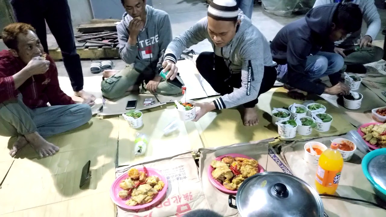 Acara makan makan 