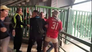 Nekat Hadir di Stadion Patriot, Pasangan Pendukung Persib Diselamatkan The Jakmania