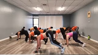 CARDIO DANCE WITH CLAU & PATY está en vivo